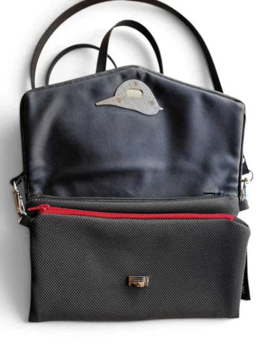Mini sac portefeuille Lotus Mauve ouvert avec poches zippées