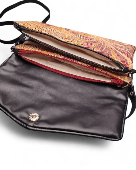 Deux poches zippées doublées en coton du Mini sac Nomade Azora