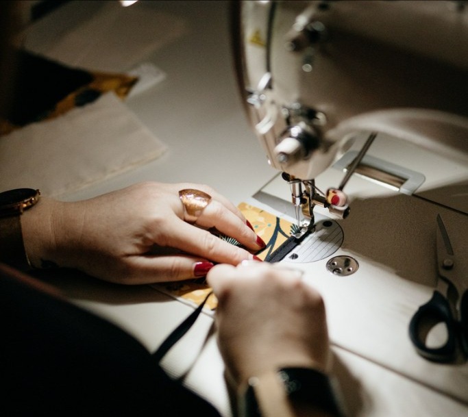 un moment à l'atelier mlle pénélope en pleine création